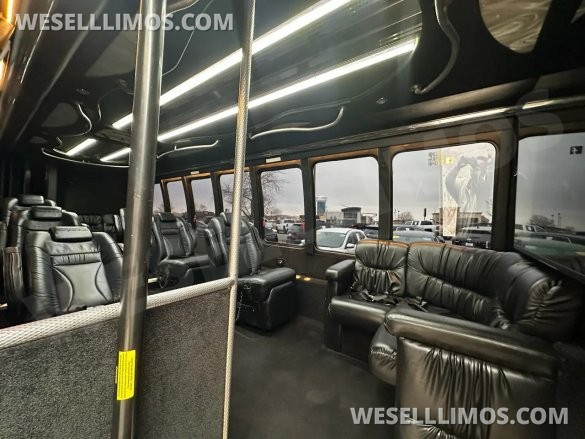 2011 Ford F-550 Krystal Koach Limo Bus Limo Bus for Sale in Peru, IL - Photo 2