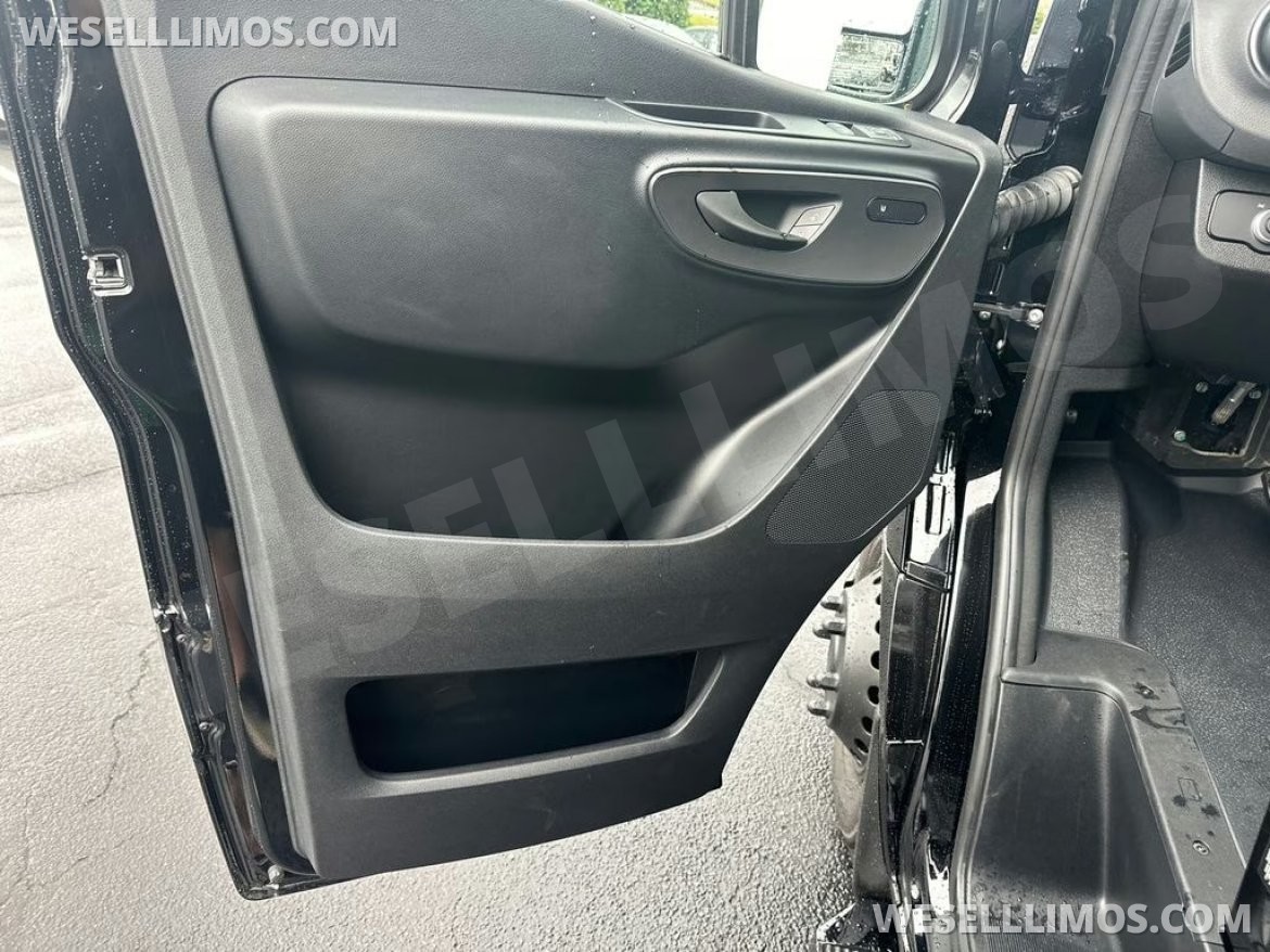 Executive Shuttle for Sale in Duluth, GA - Photo 2
