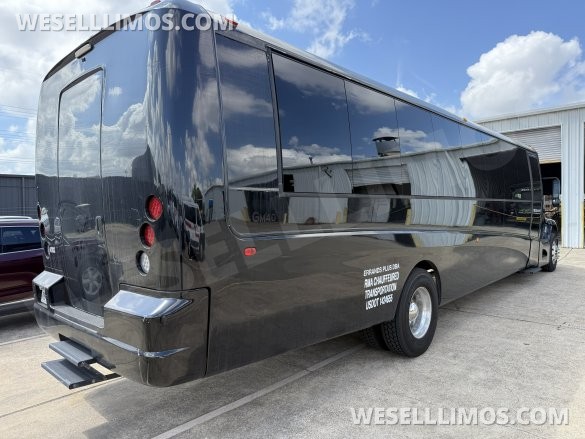 2019 Freightliner M2 GM40 Executive Shuttle for Sale in Houston, TX - Photo 3