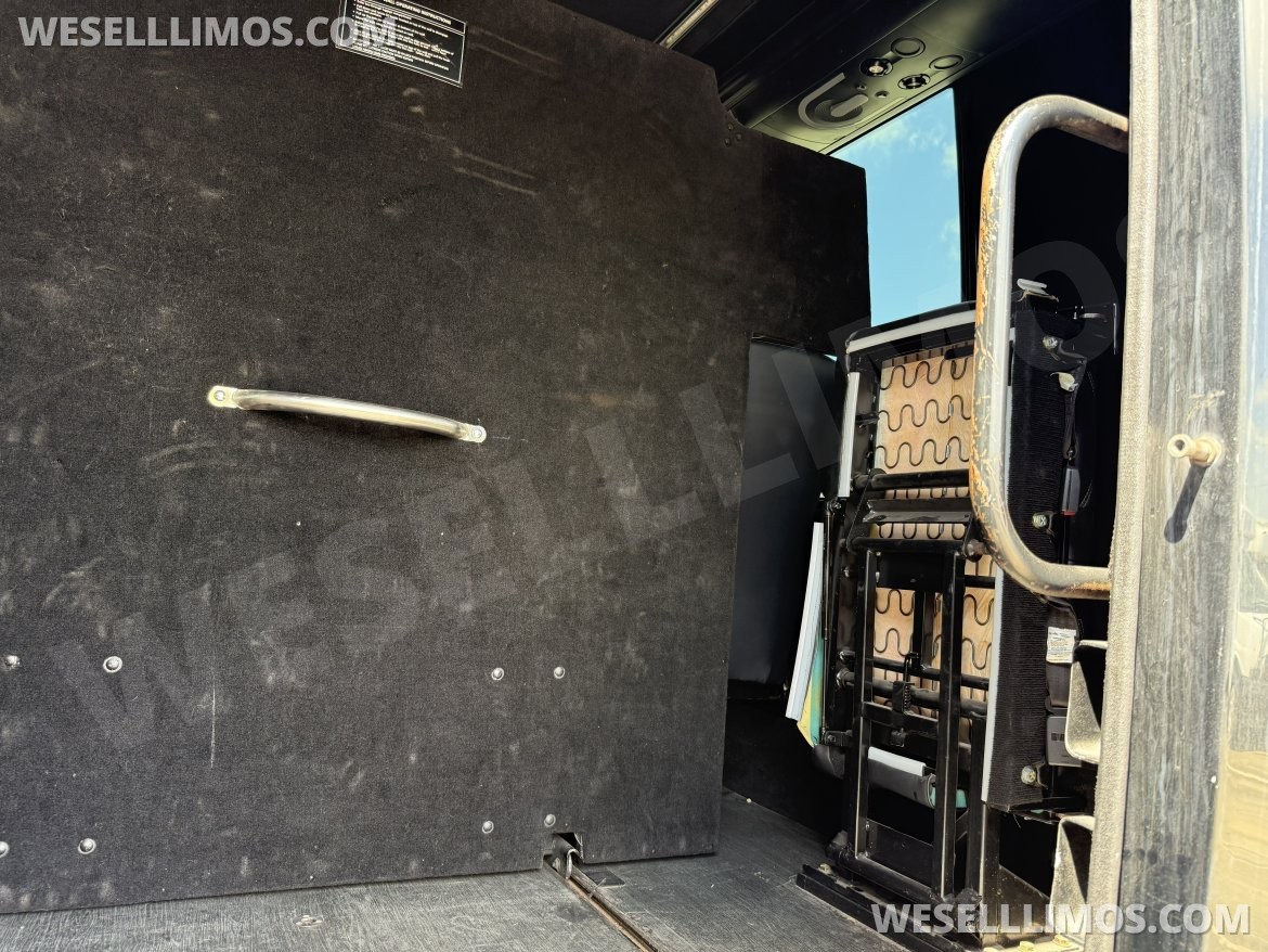 Executive Shuttle for Sale in Houston, TX - Photo 6