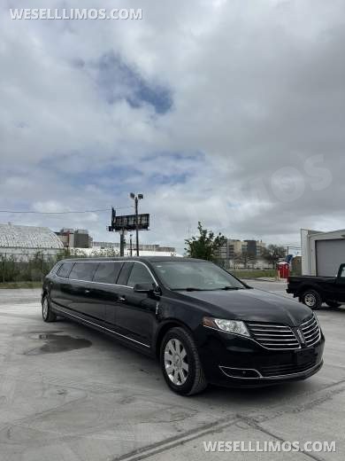 2018 Lincoln MKT Limousine for Sale in Elkhart, IN