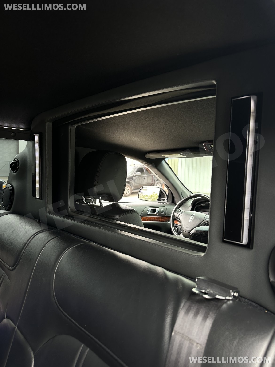 Limousine for Sale in Elkhart, IN - Photo 9