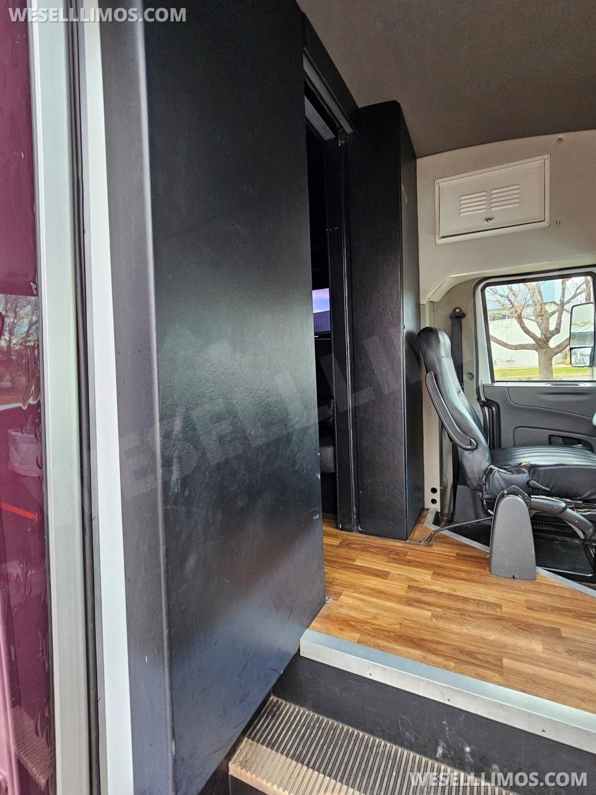 Limo Bus for Sale in Ft Collins, CO - Photo 10