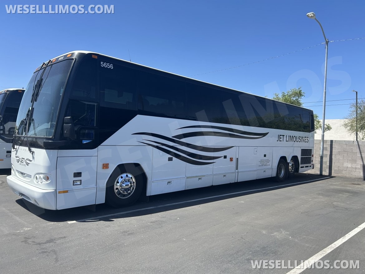 Motorcoach for Sale in Phoenix, AZ - Photo 4