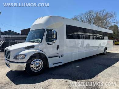 2012 Tiffany Freightliner M2 Executive Shuttle - Executive Shuttle for Sale in Westport, MA - Photo 10