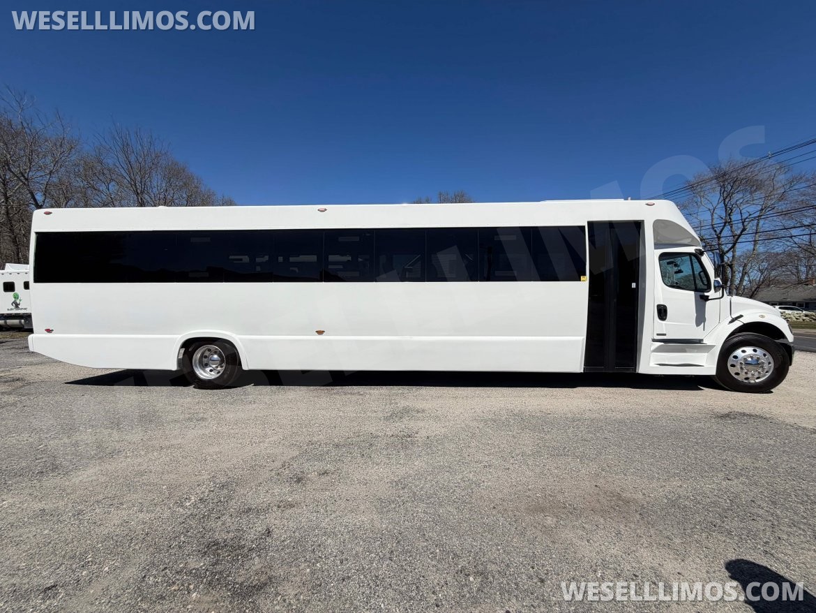 Executive Shuttle for Sale in Westport, MA - Photo 11