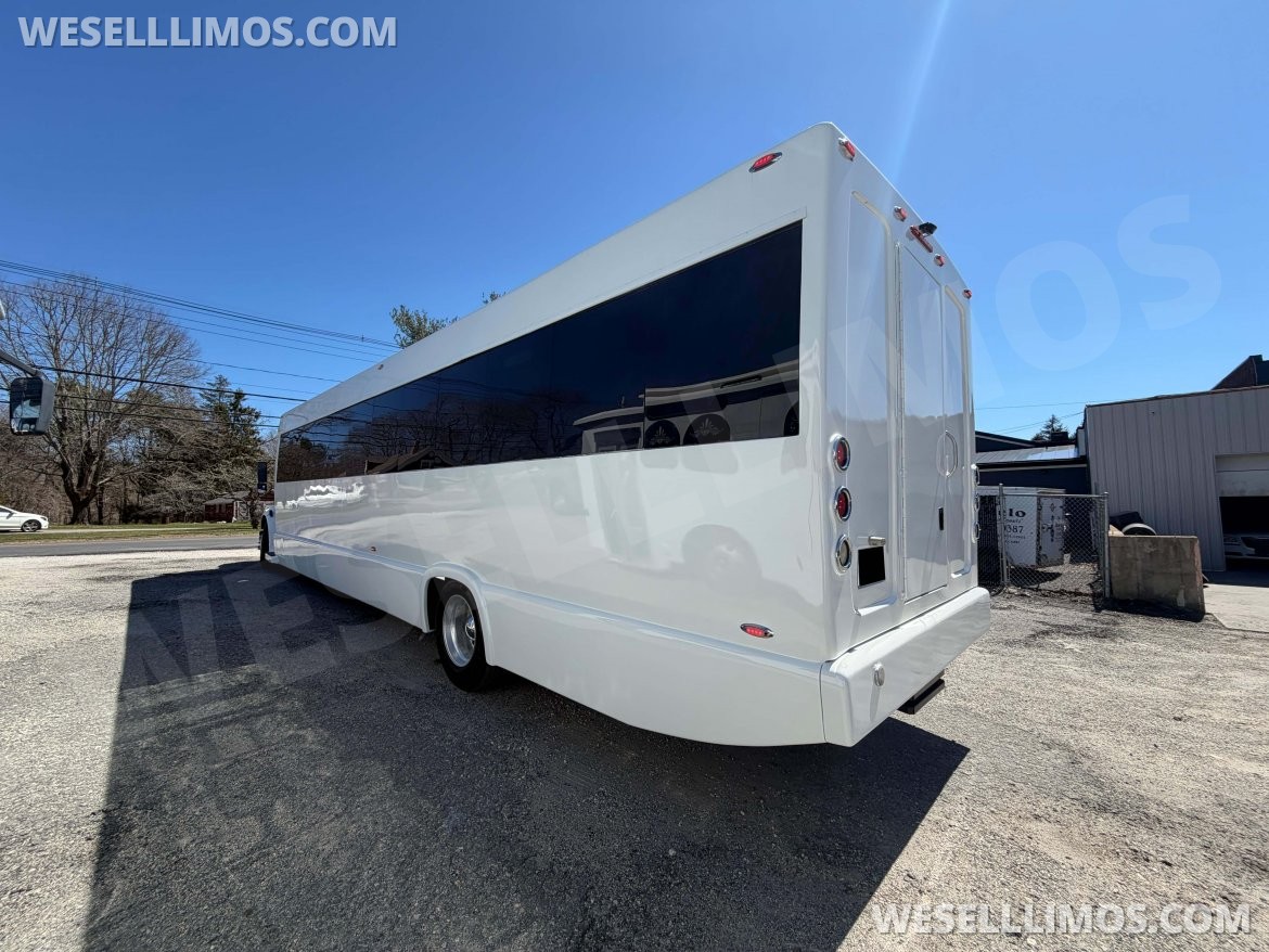 Executive Shuttle for Sale in Westport, MA - Photo 14
