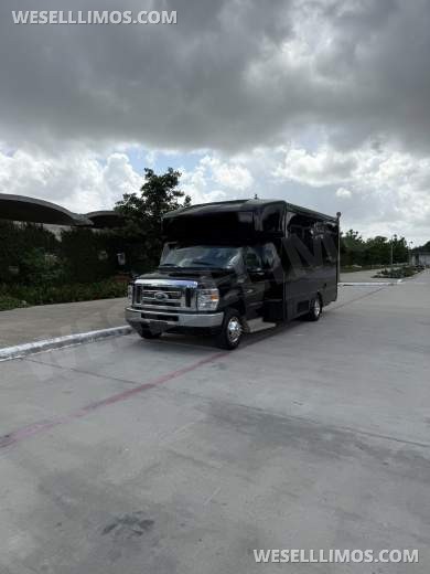 2019 Ford E-450 Limo Bus for Sale in houston, TX