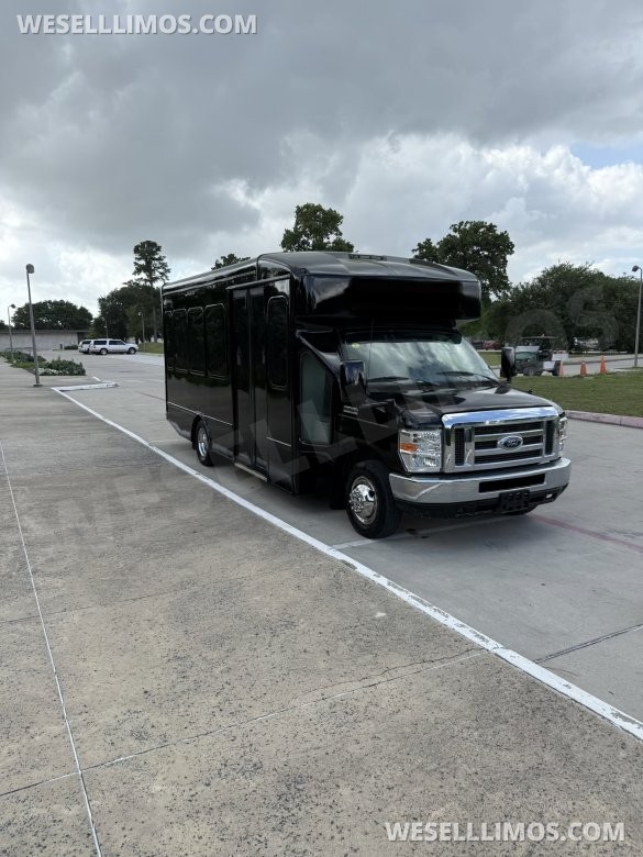 2019 Ford E-450 Limo Bus for Sale in houston, TX - Photo 2