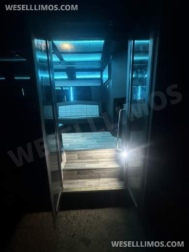2019 Ford E-450 Limo Bus - Limo Bus for Sale in houston, TX - Photo 16