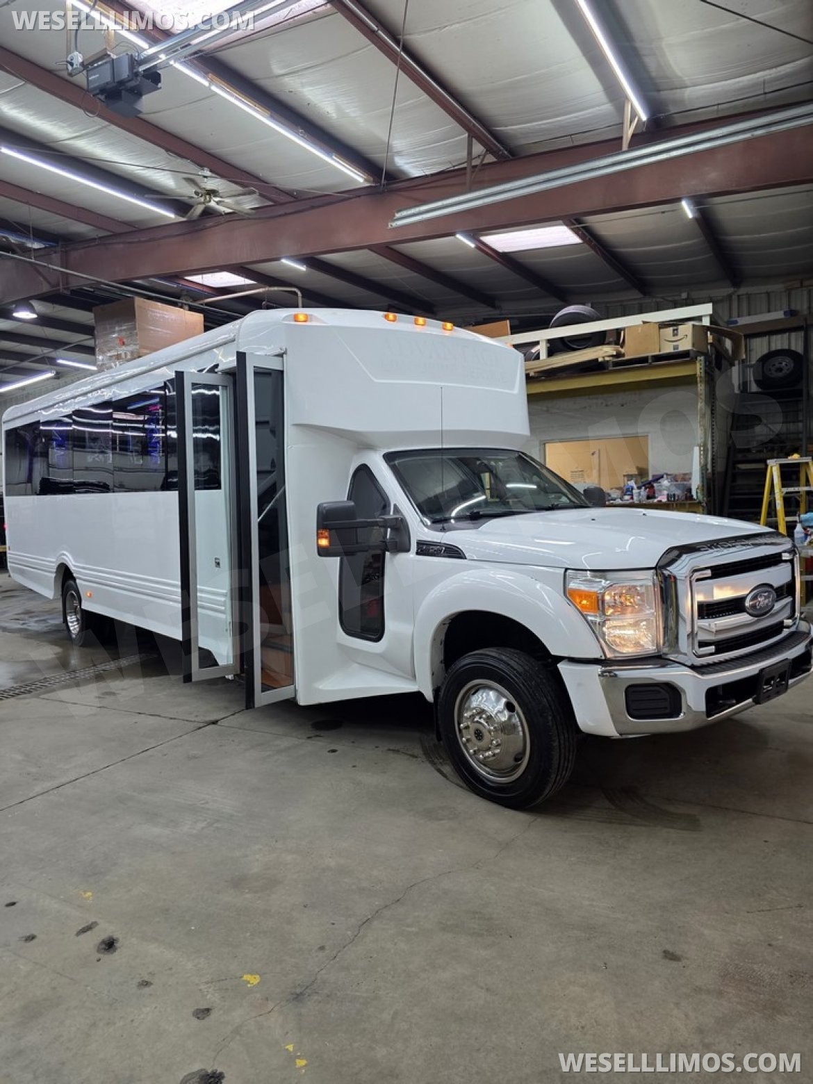 Limo Bus for Sale in Erie, PA - Photo 11