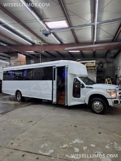 2012 LGE Ford F550 Limo Bus - Limo Bus for Sale in Erie, PA - Photo 12