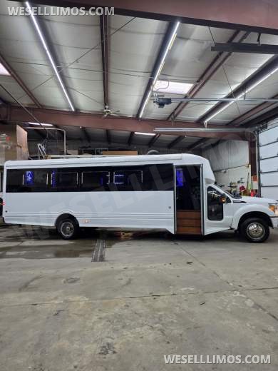 2012 LGE Ford F550 Limo Bus - Limo Bus for Sale in Erie, PA - Photo 13
