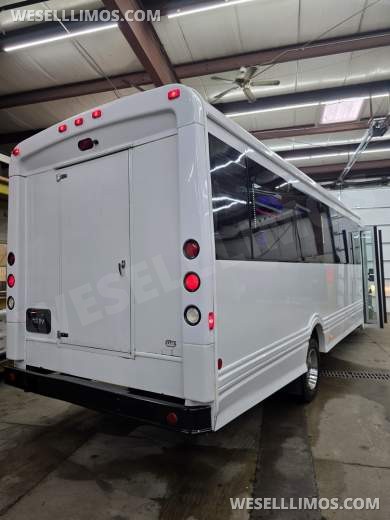 2012 LGE Ford F550 Limo Bus - Limo Bus for Sale in Erie, PA - Photo 16