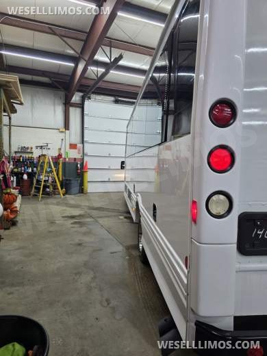 2012 LGE Ford F550 Limo Bus - Limo Bus for Sale in Erie, PA - Photo 18