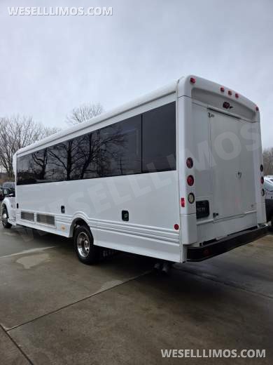 2012 LGE Ford F550 Limo Bus - Limo Bus for Sale in Erie, PA - Photo 20