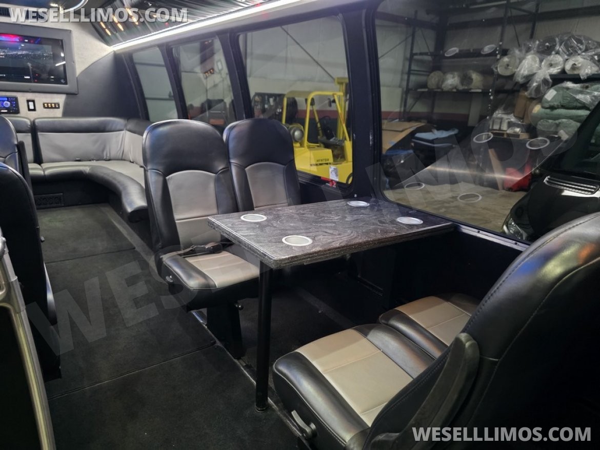 Limo Bus for Sale in Erie, PA - Photo 6