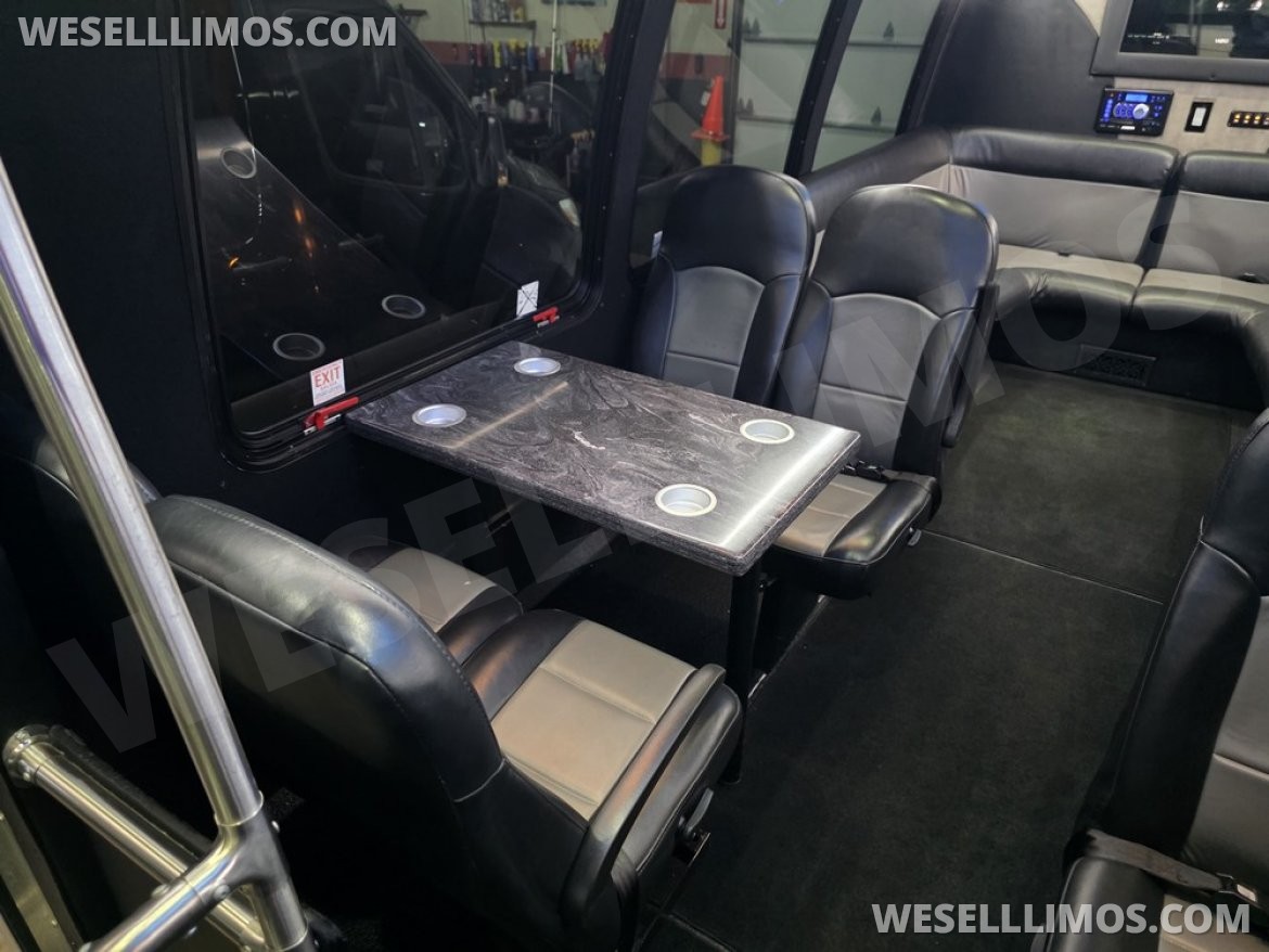 Limo Bus for Sale in Erie, PA - Photo 7