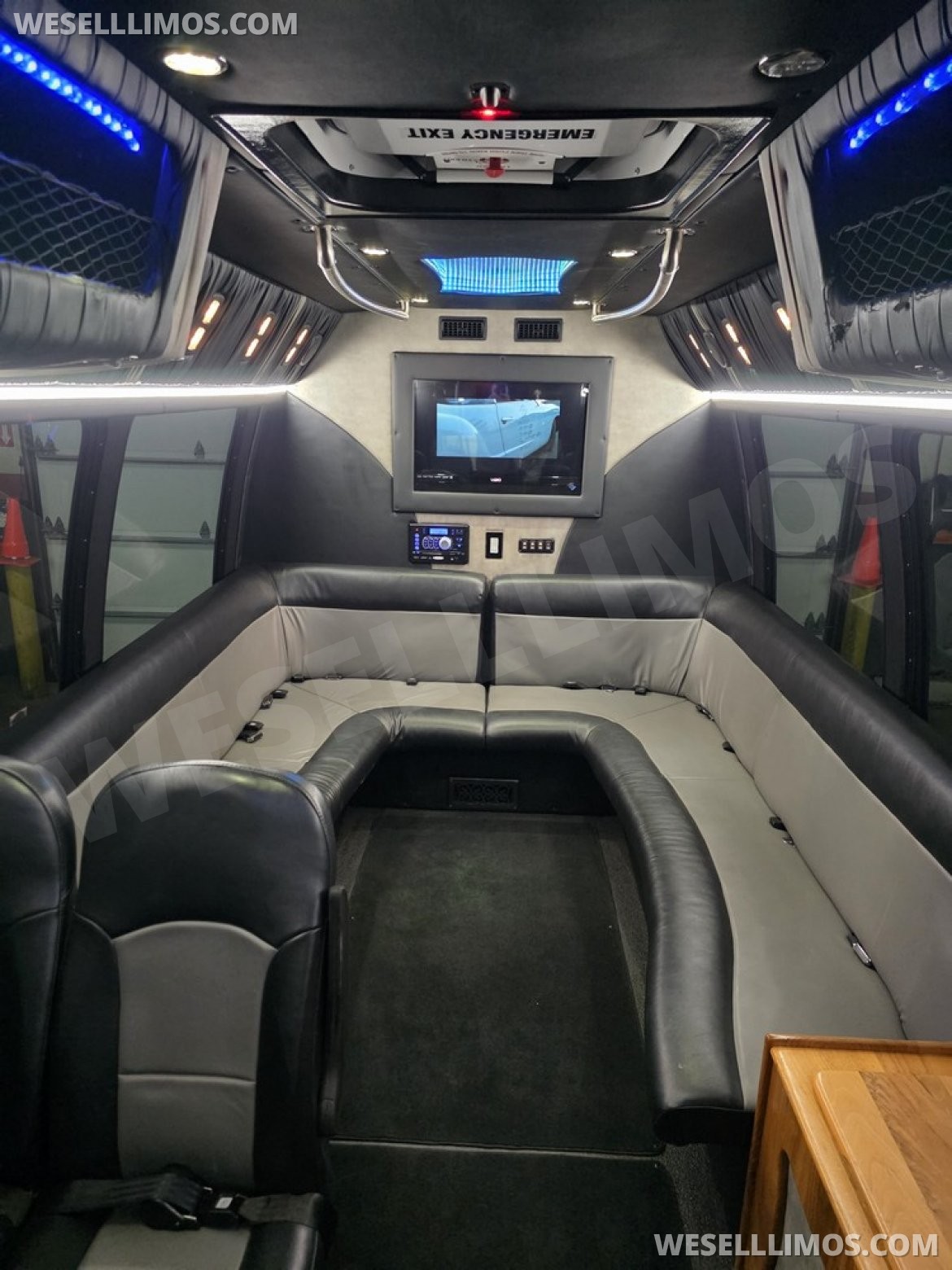 Limo Bus for Sale in Erie, PA - Photo 10