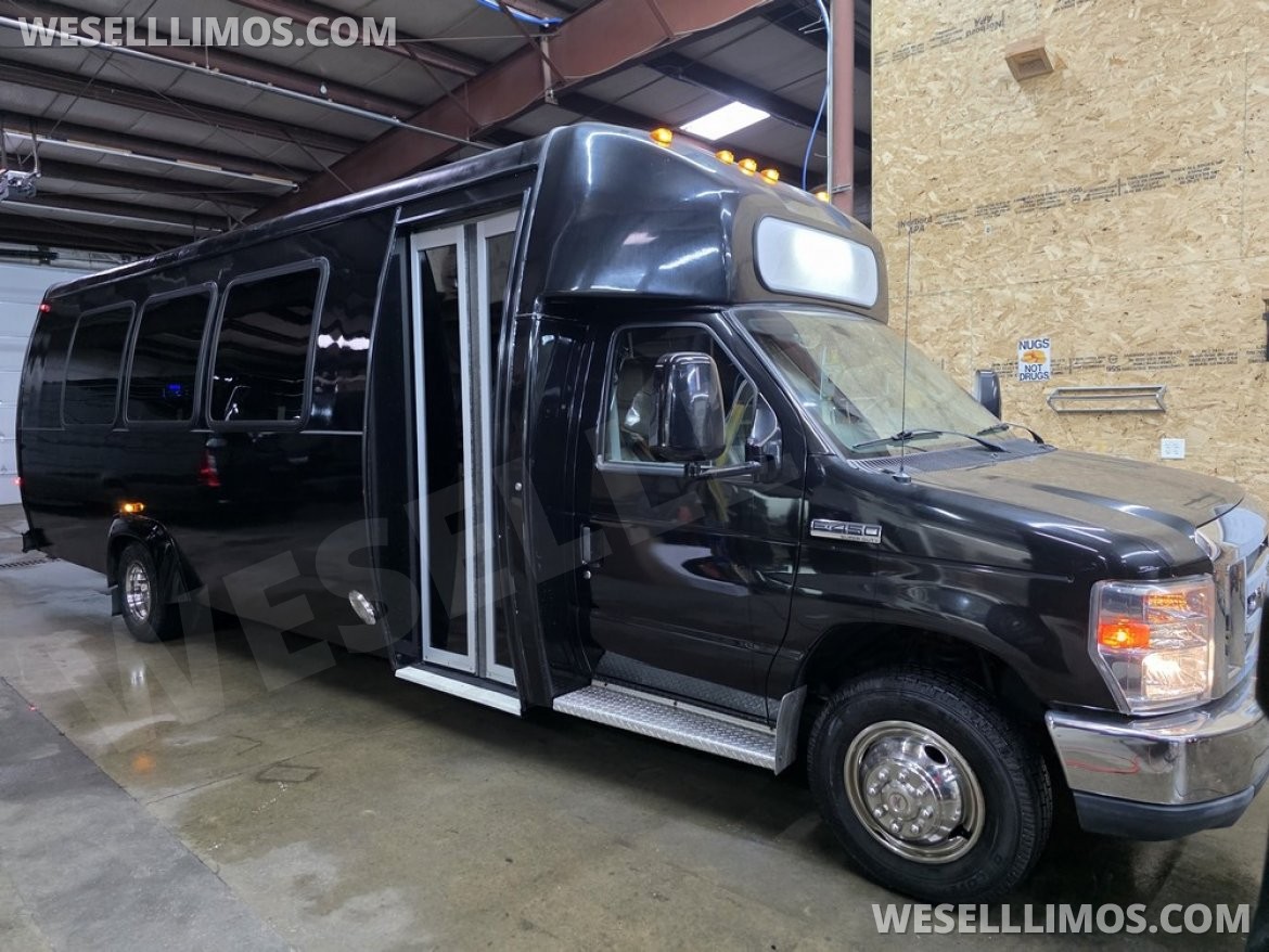Limo Bus for Sale in Erie, PA - Photo 25