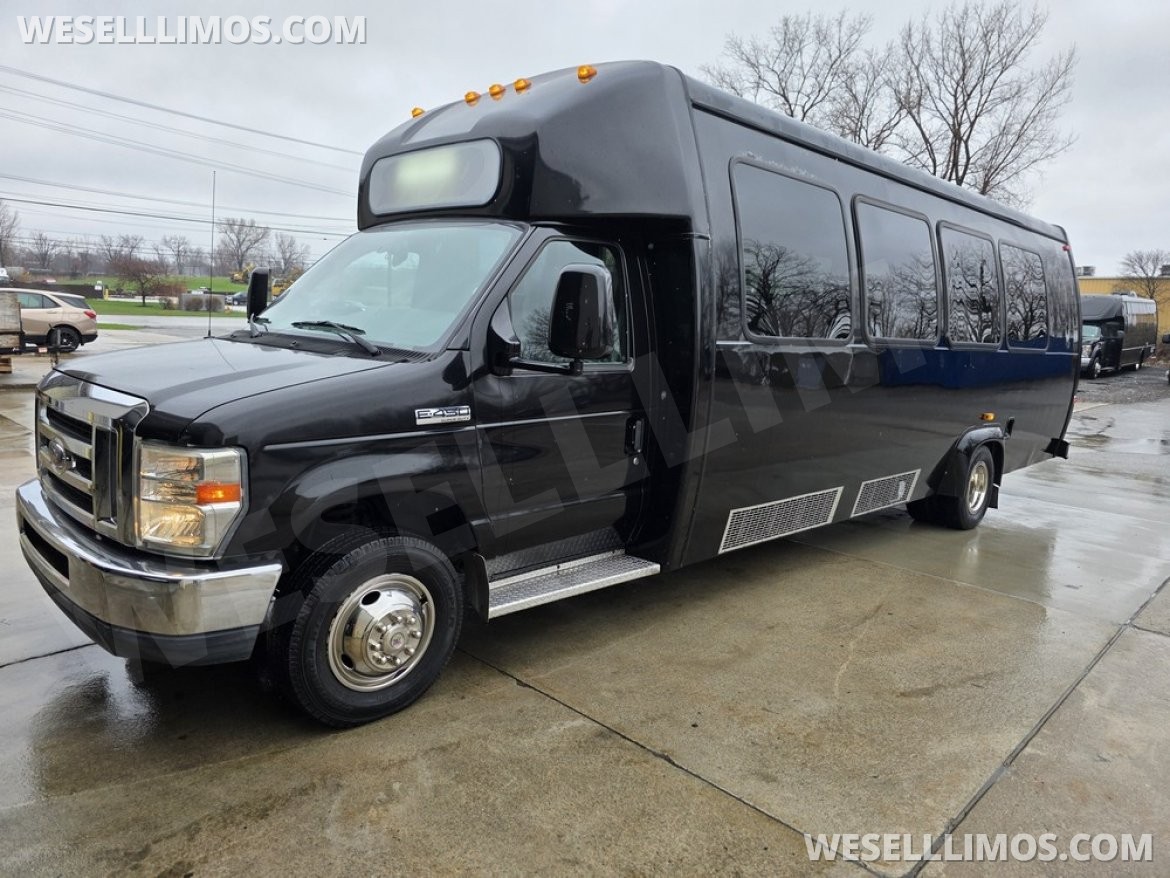Limo Bus for Sale in Erie, PA - Photo 26