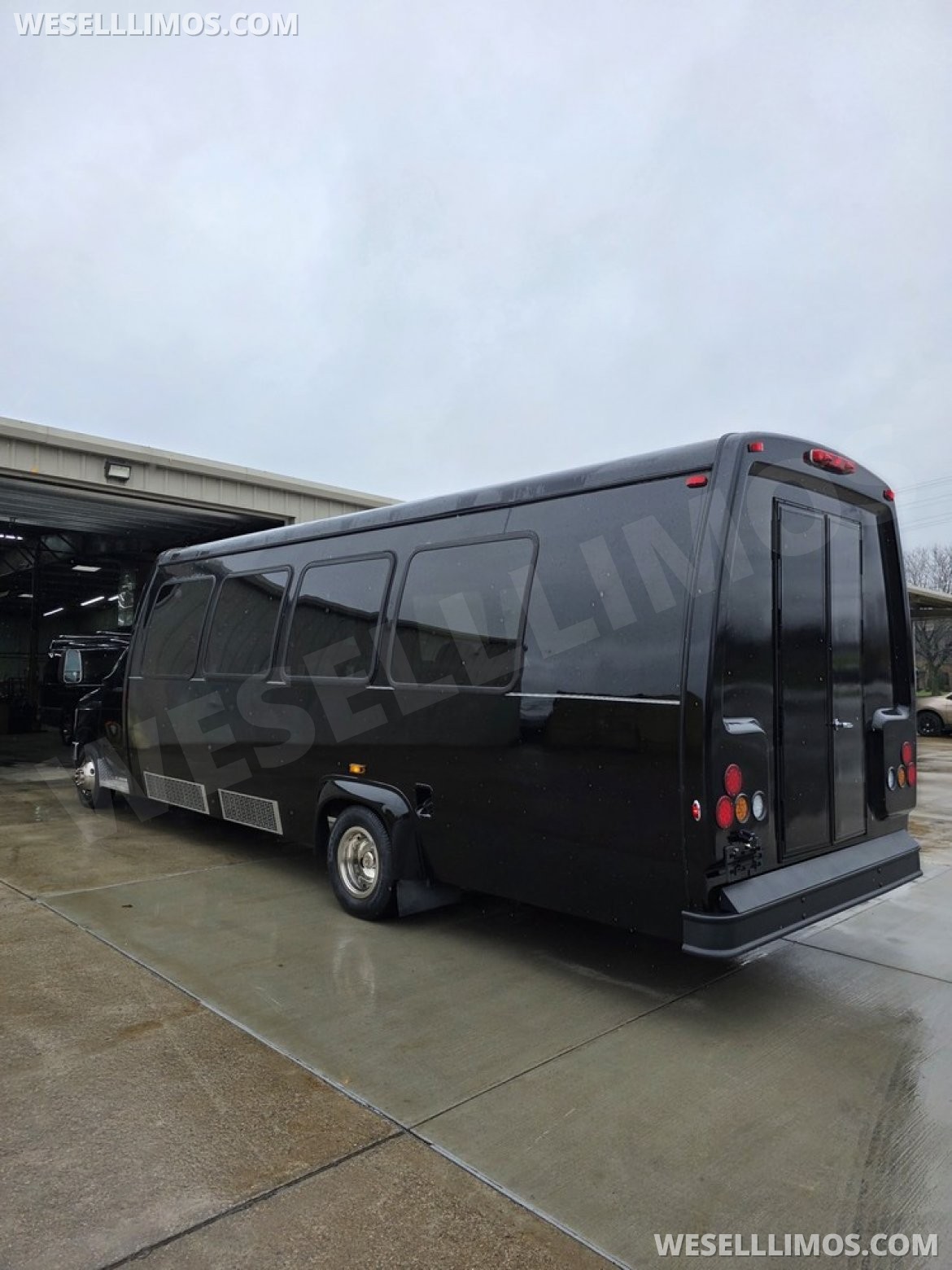 Limo Bus for Sale in Erie, PA - Photo 34