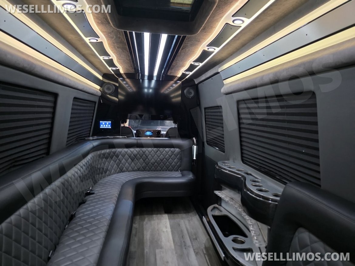 Limo Bus for Sale in Erie, PA - Photo 9