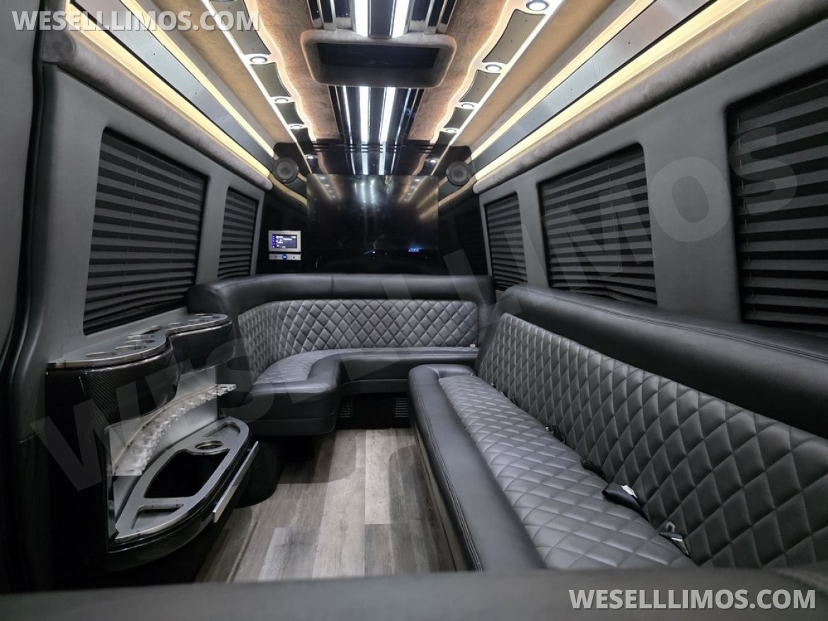 Limo Bus for Sale in Erie, PA - Photo 15
