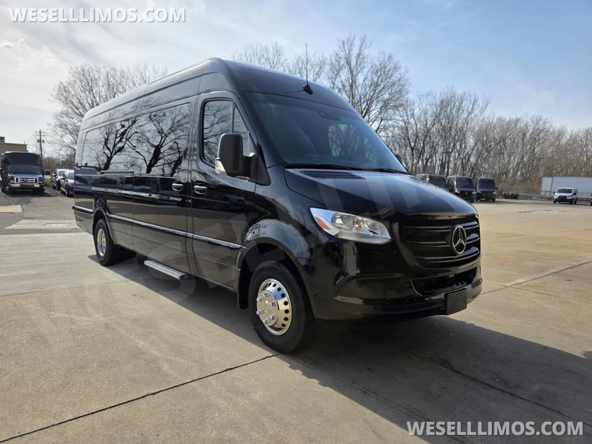 Limo Bus for Sale in Erie, PA - Photo 27
