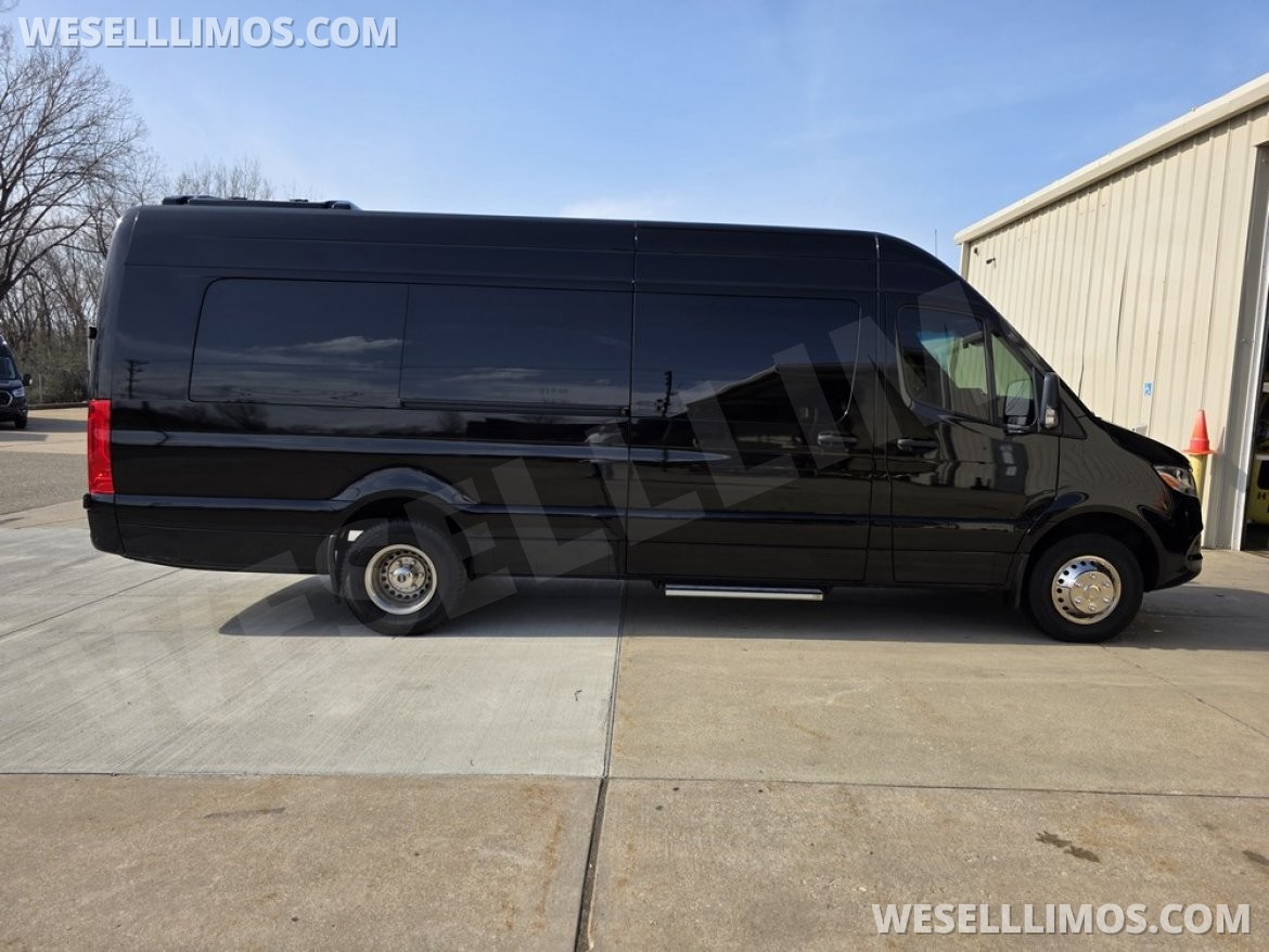 Limo Bus for Sale in Erie, PA - Photo 28