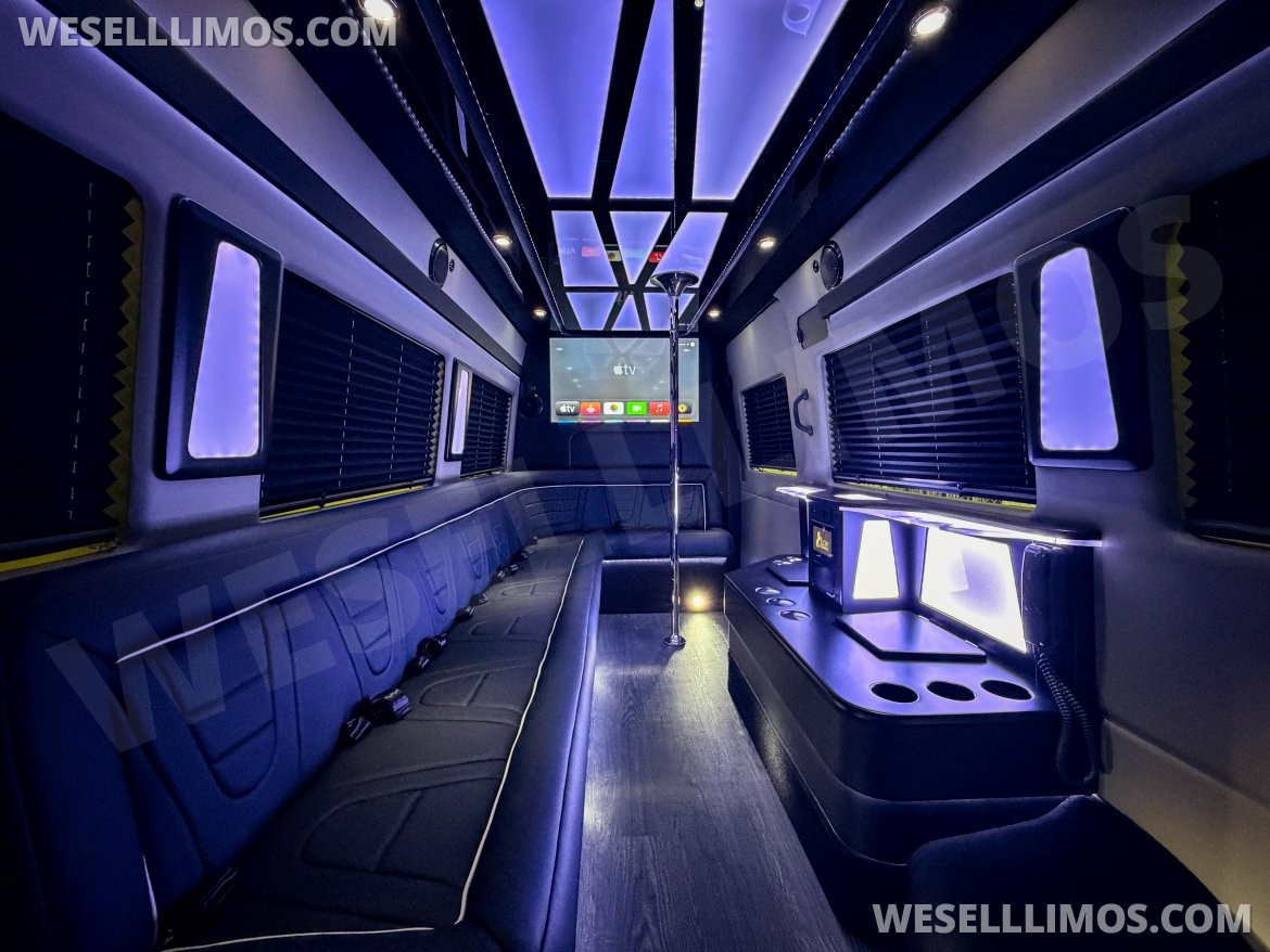 Sprinter for Sale in San Antonio, TX - Photo 3
