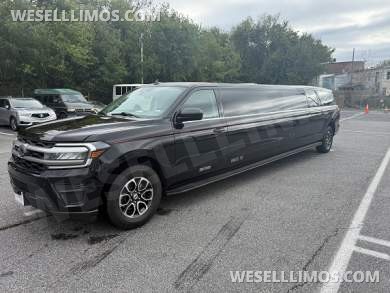 2022 140" Ford expedition SUV Stretch limousine built by Pinnacle - SUV Stretch for Sale in Baltimore, MD - Photo 3