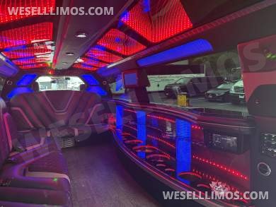 2022 140" Ford expedition SUV Stretch limousine built by Pinnacle - SUV Stretch for Sale in Baltimore, MD - Photo 4