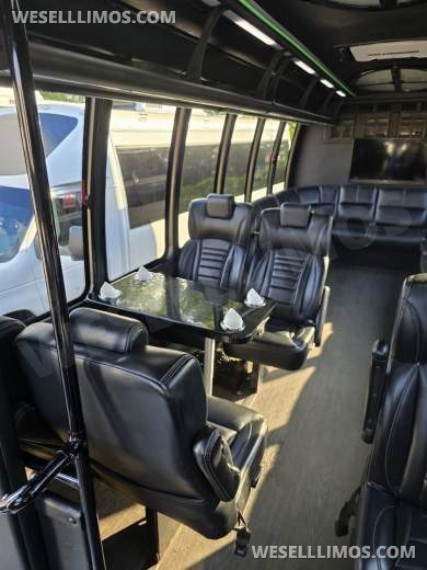 2018 Ford F550 Limo Bus by Turtle Top 26 Passenger only 51k miles - Limo Bus for Sale in Erie, PA - Photo 3