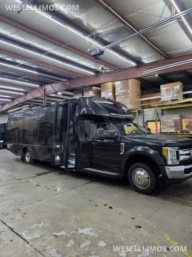 2018 Ford F550 Limo Bus by Turtle Top 26 Passenger only 51k miles - Limo Bus for Sale in Erie, PA - Photo 10