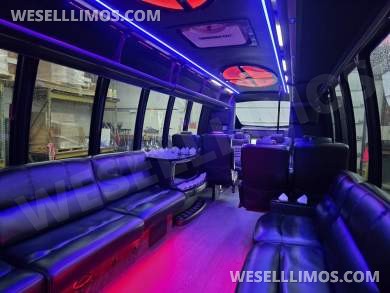 2018 Ford F550 Limo Bus by Turtle Top 26 Passenger only 51k miles - Limo Bus for Sale in Erie, PA - Photo 24