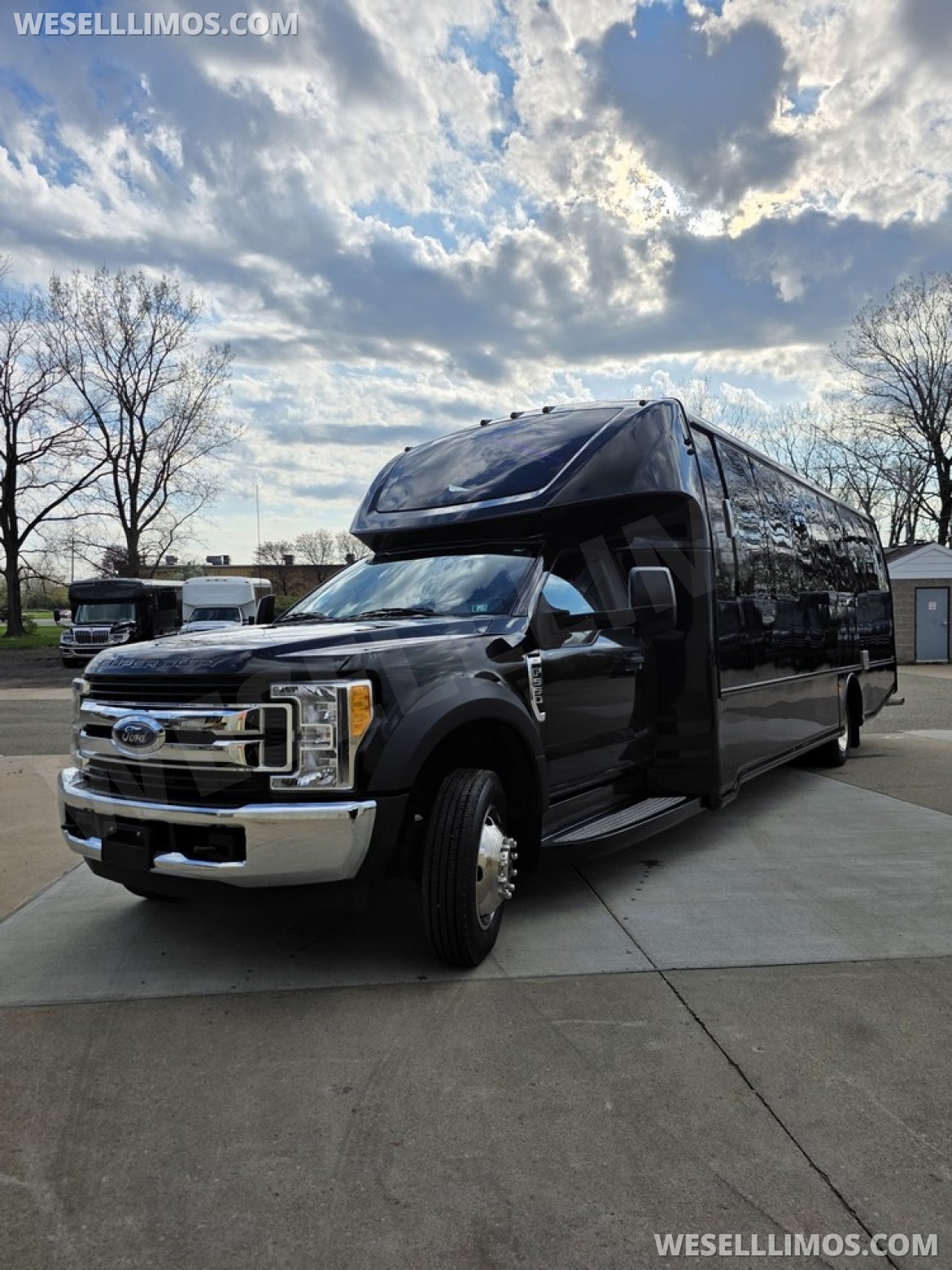 Limo Bus for Sale in Erie, PA - Photo 32