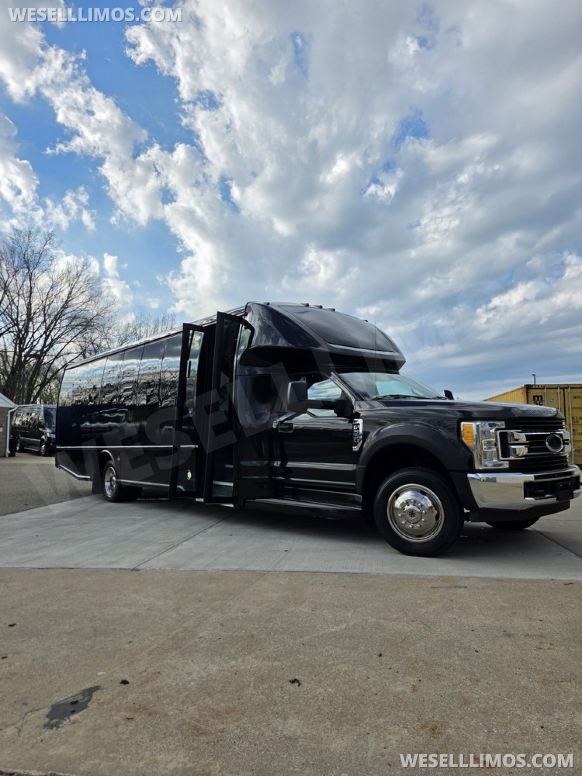 Limo Bus for Sale in Erie, PA - Photo 37