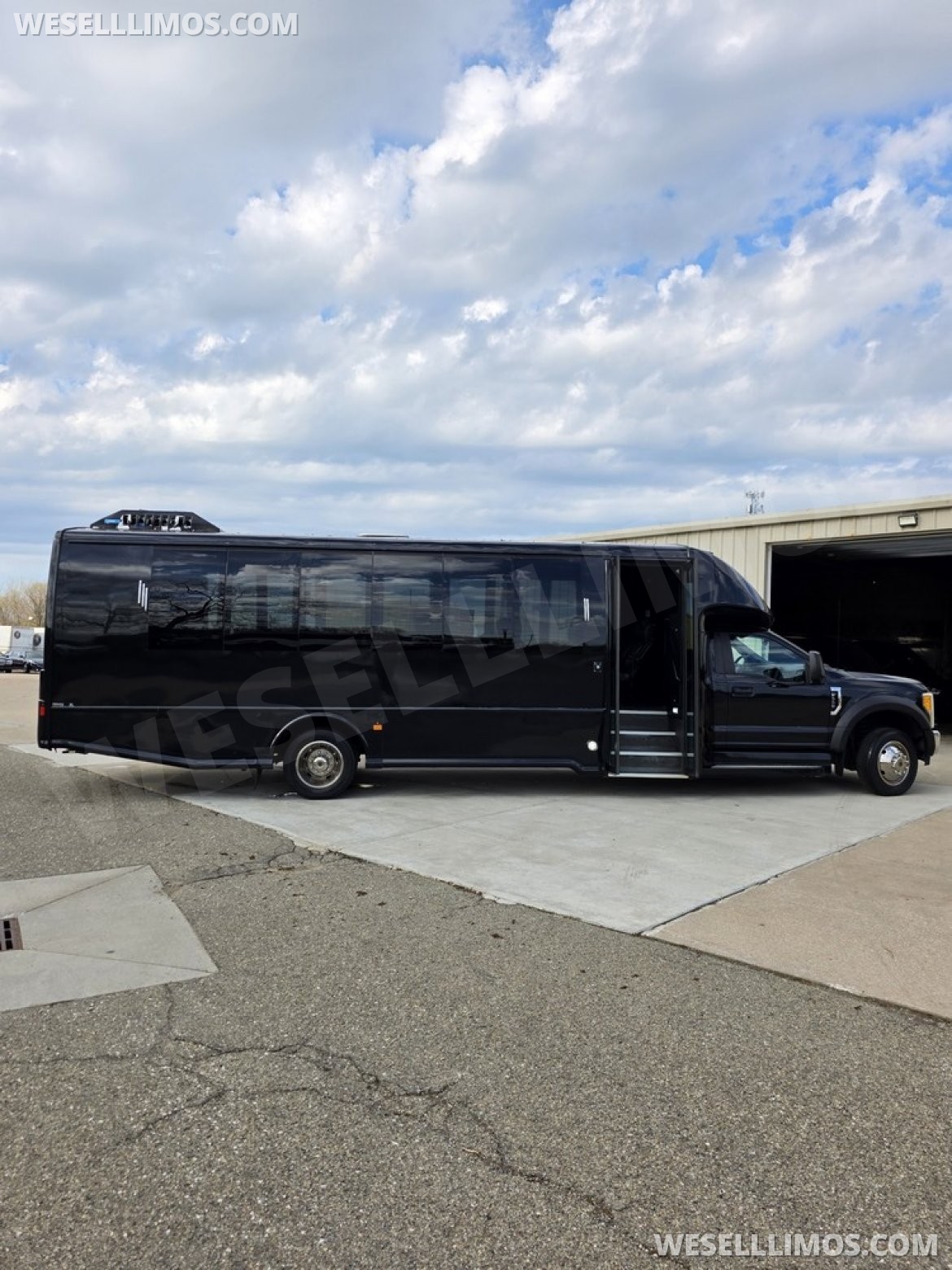 Limo Bus for Sale in Erie, PA - Photo 39
