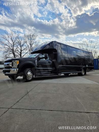 2018 Ford F550 Limo Bus by Turtle Top 26 Passenger only 51k miles - Limo Bus for Sale in Erie, PA - Photo 48
