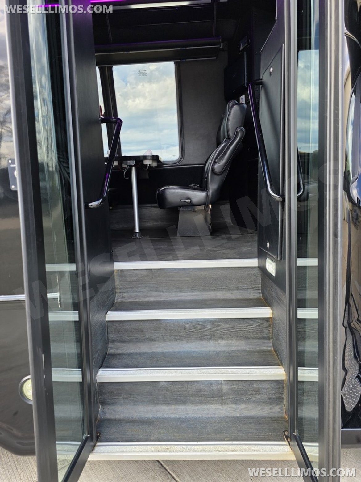 Limo Bus for Sale in Erie, PA - Photo 49