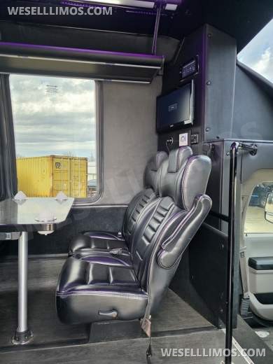2018 Ford F550 Limo Bus by Turtle Top 26 Passenger only 51k miles - Limo Bus for Sale in Erie, PA - Photo 50