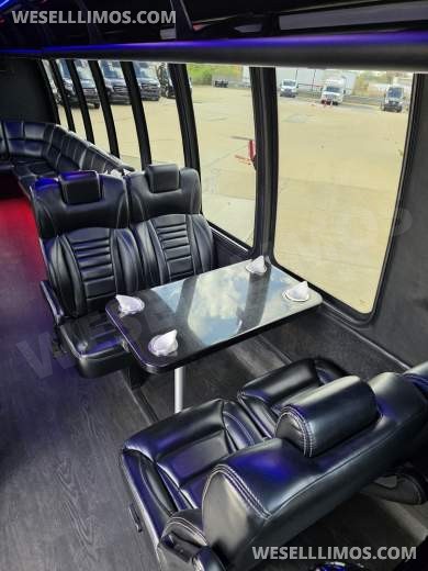 2018 Ford F550 Limo Bus by Turtle Top 26 Passenger only 51k miles - Limo Bus for Sale in Erie, PA - Photo 51