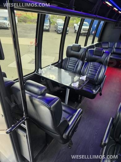 2018 Ford F550 Limo Bus by Turtle Top 26 Passenger only 51k miles - Limo Bus for Sale in Erie, PA - Photo 52