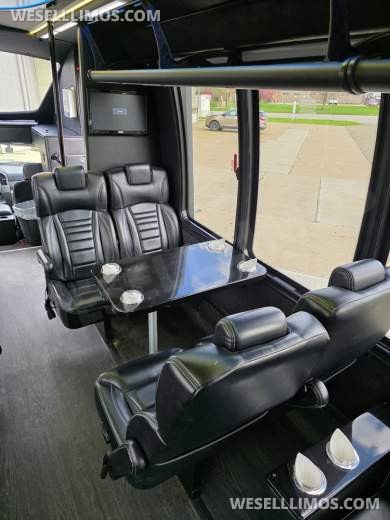 2018 Ford F550 Limo Bus by Turtle Top 26 Passenger only 51k miles - Limo Bus for Sale in Erie, PA - Photo 57