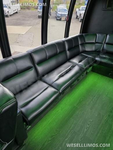 2018 Ford F550 Limo Bus by Turtle Top 26 Passenger only 51k miles - Limo Bus for Sale in Erie, PA - Photo 60