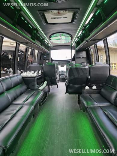 2018 Ford F550 Limo Bus by Turtle Top 26 Passenger only 51k miles - Limo Bus for Sale in Erie, PA - Photo 62