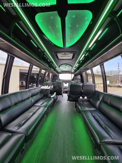 2018 Ford F550 Limo Bus by Turtle Top 26 Passenger only 51k miles - Limo Bus for Sale in Erie, PA - Photo 63