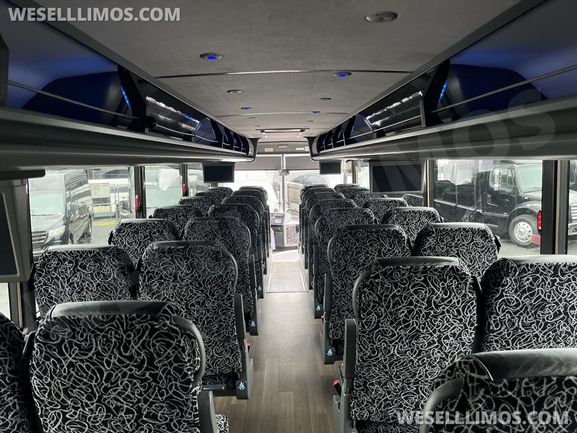 Motorcoach for Sale in Pasadena, MD - Photo 6