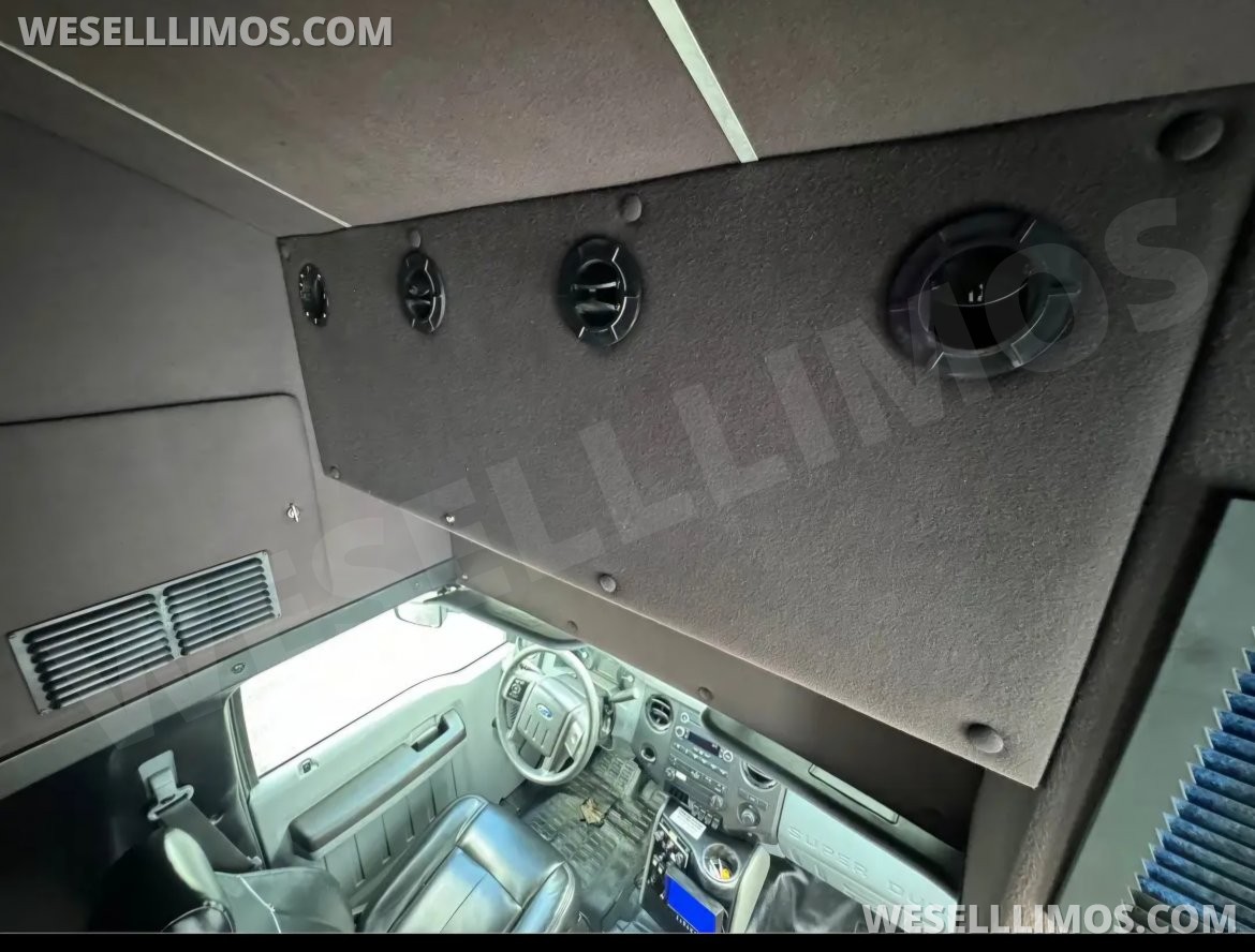 Limo Bus for Sale in Seminole, FL - Photo 12